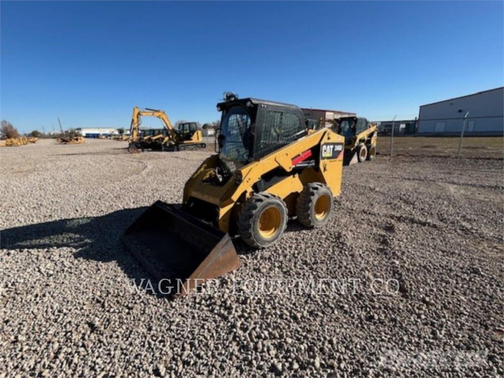 CAT 246D Kompaktlaadurid