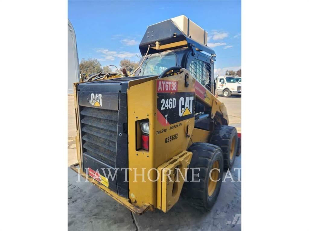 CAT 246D Kompaktlaadurid