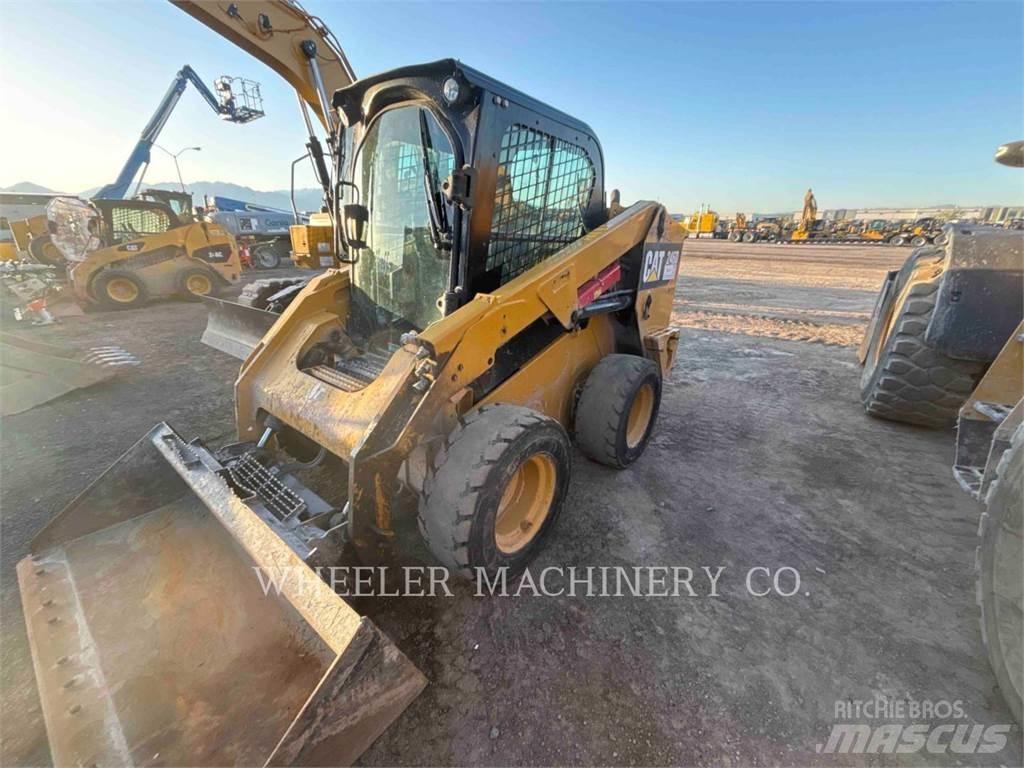 CAT 246D2 C3H4 Kompaktlaadurid