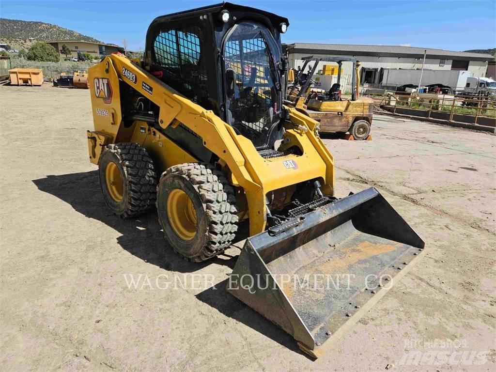 CAT 246D3 Kompaktlaadurid