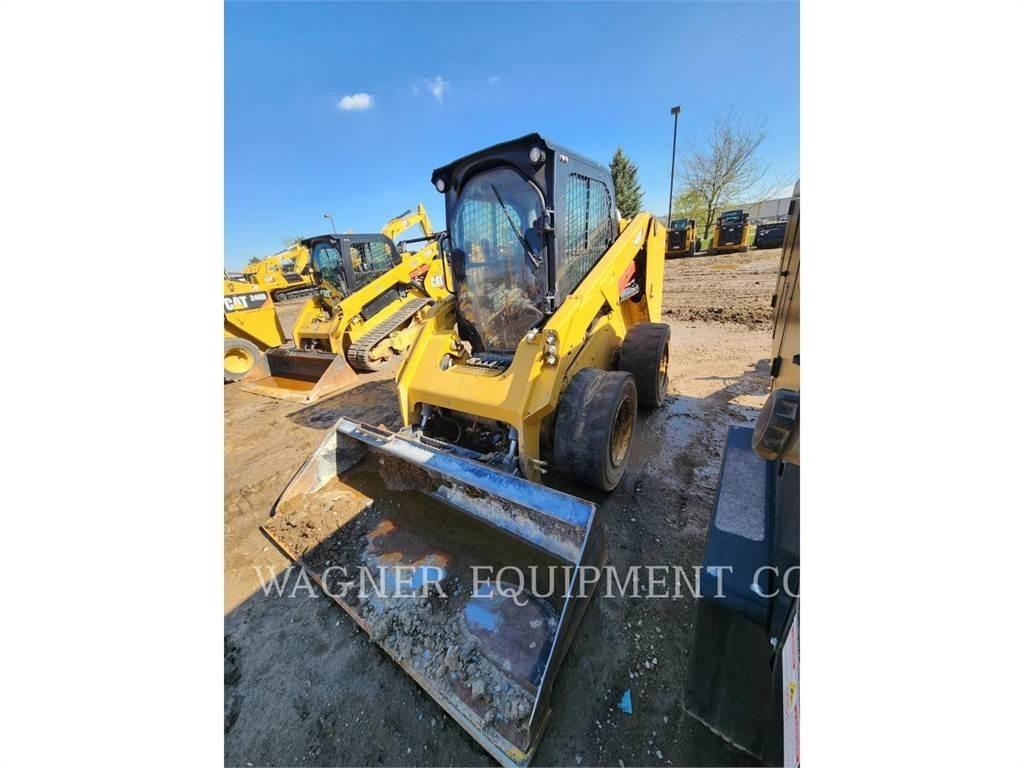 CAT 246D3 Kompaktlaadurid