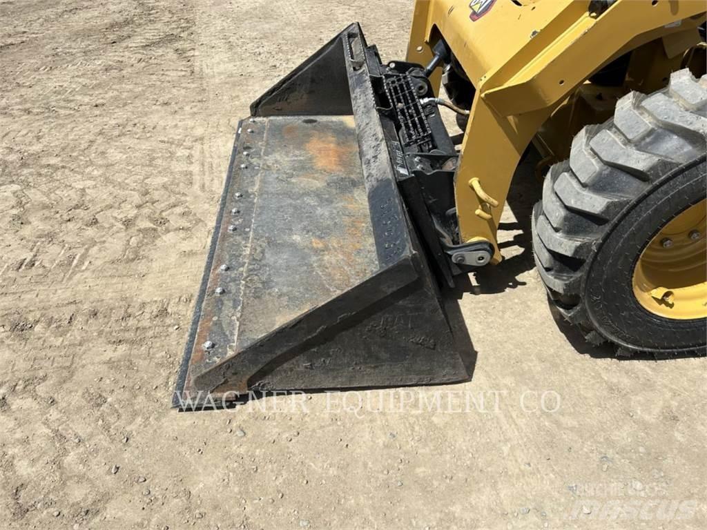 CAT 246D3 Kompaktlaadurid