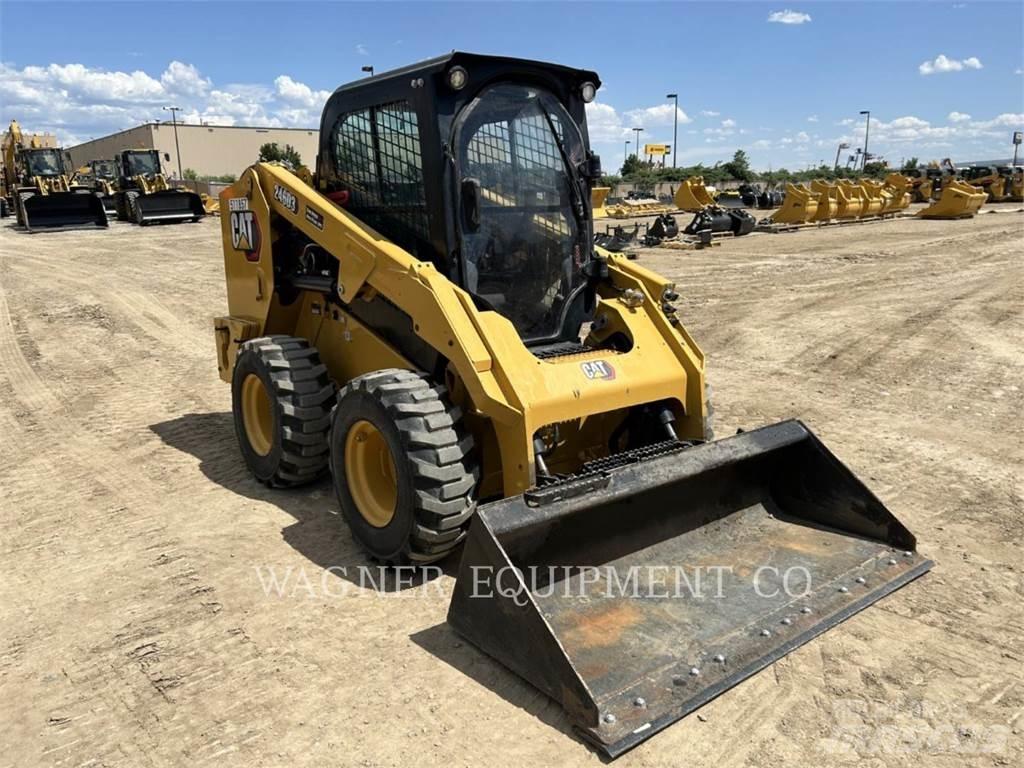 CAT 246D3 Kompaktlaadurid
