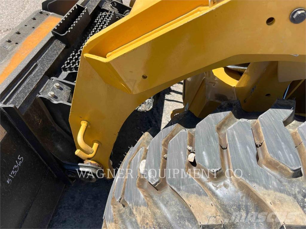 CAT 246D3 Kompaktlaadurid