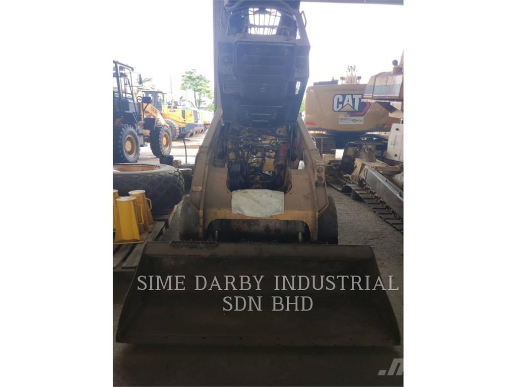 CAT 246DLRC Kompaktlaadurid