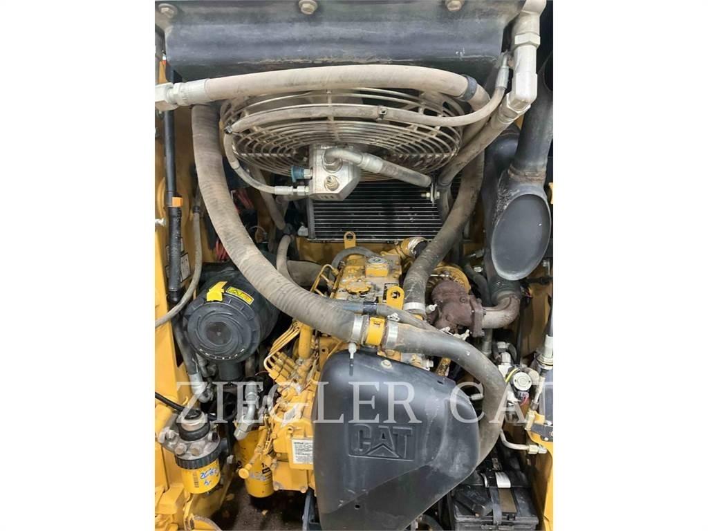 CAT 257B2 Roomiklaadurid