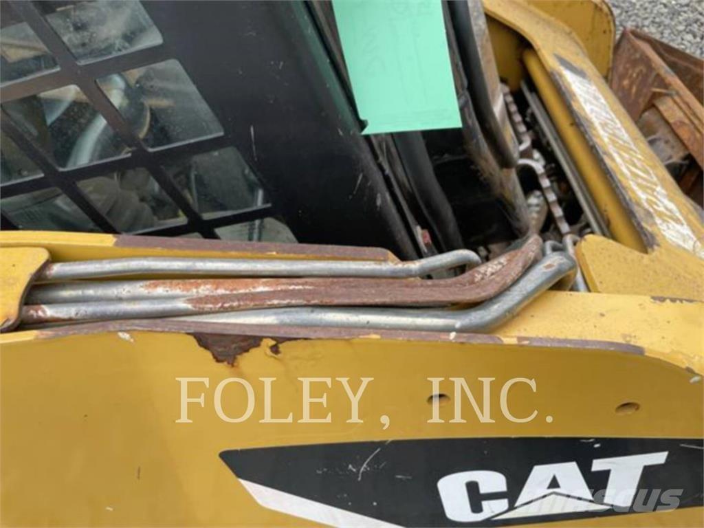 CAT 259B3 Roomiklaadurid