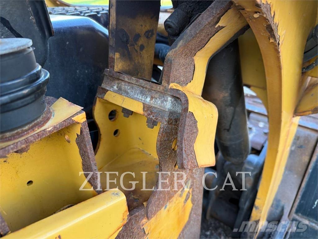 CAT 259D3 Roomiklaadurid