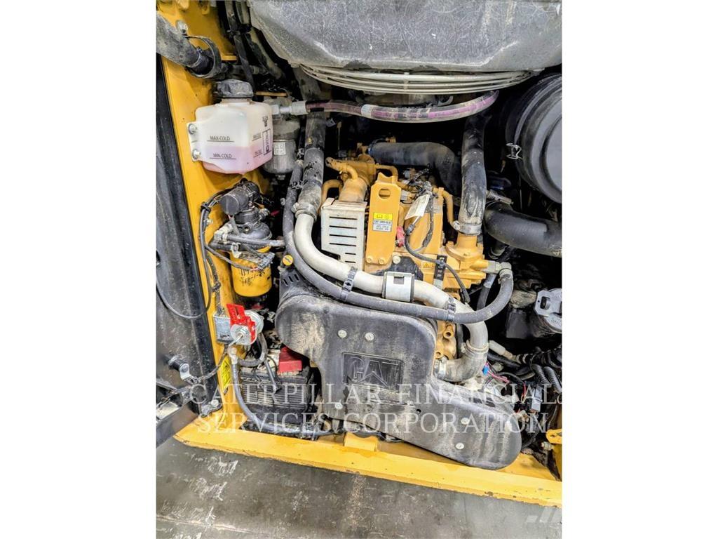 CAT 259D3 Roomiklaadurid