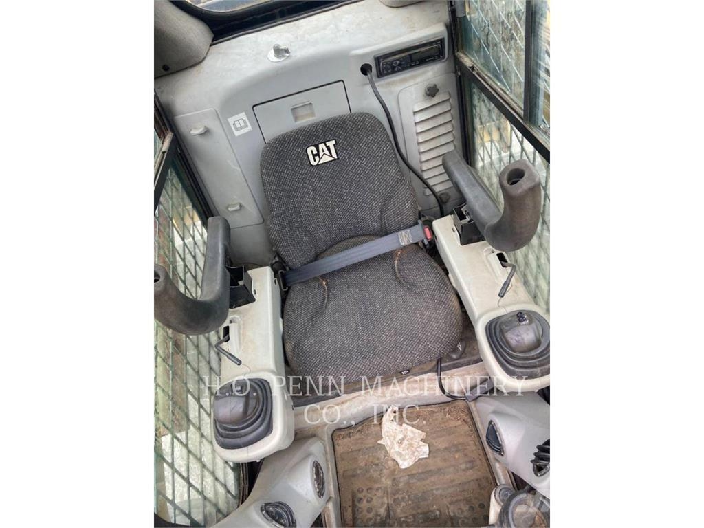 CAT 262 C Kompaktlaadurid