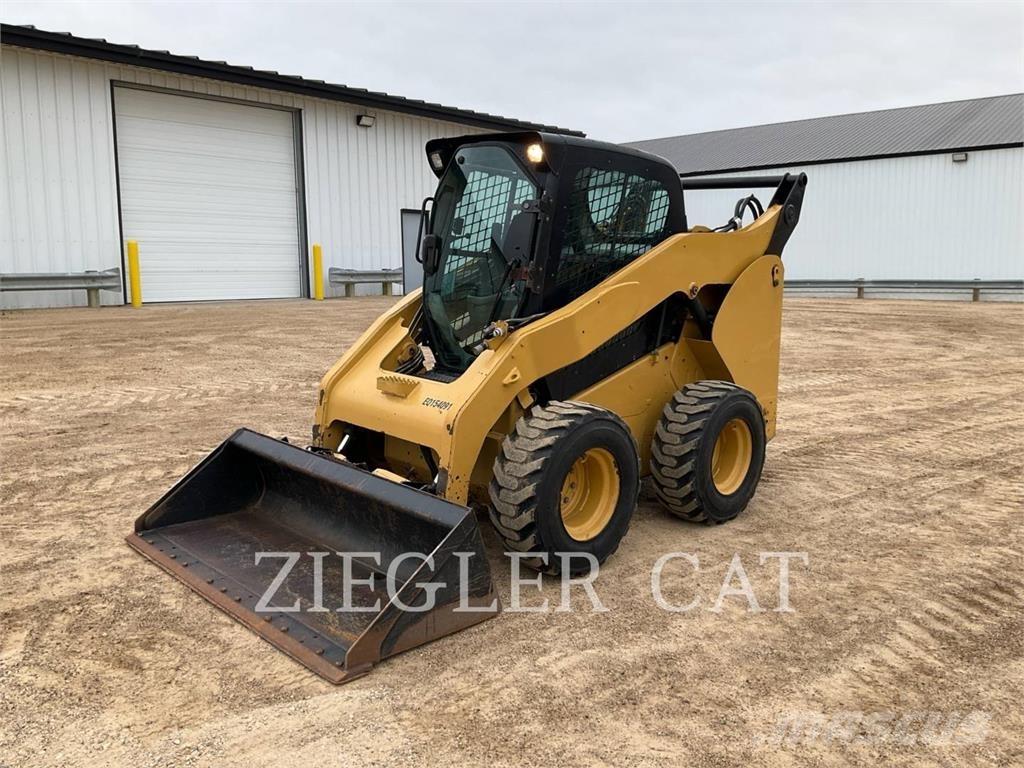 CAT 262C Kompaktlaadurid