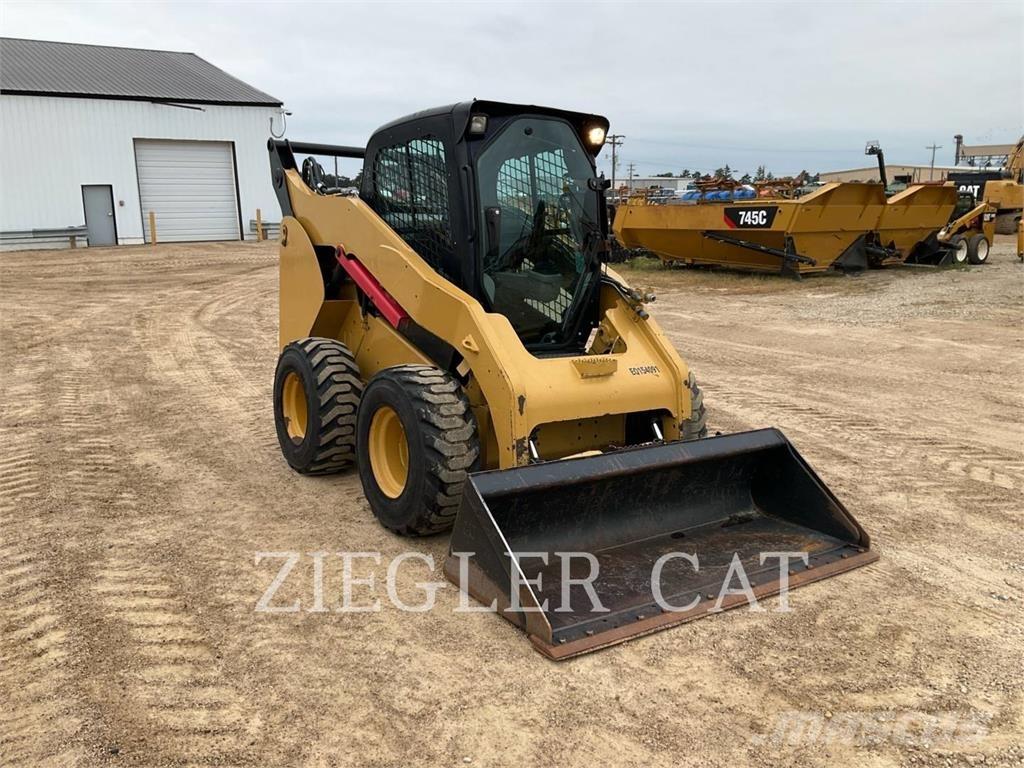 CAT 262C Kompaktlaadurid