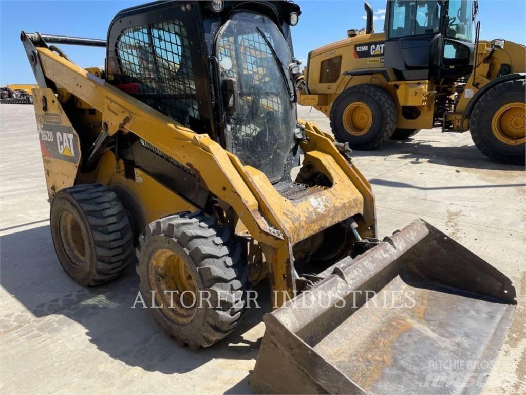 CAT 262D Kompaktlaadurid