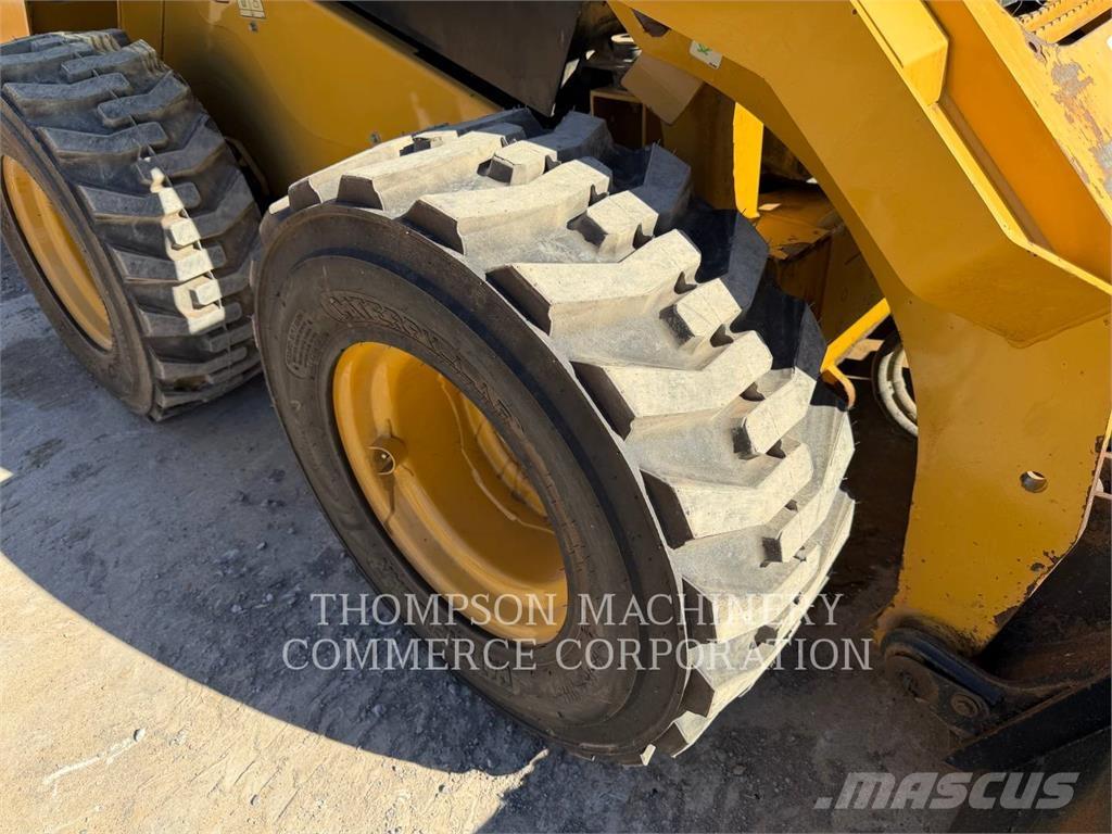 CAT 262D Kompaktlaadurid