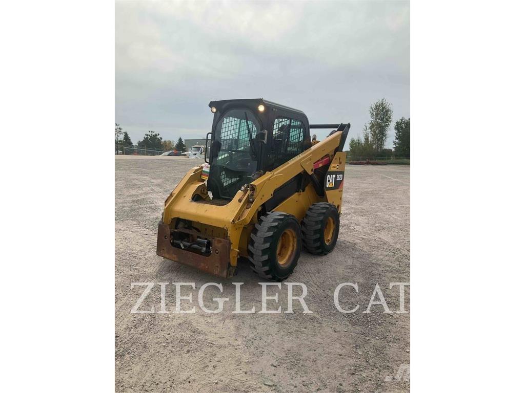 CAT 262D Kompaktlaadurid