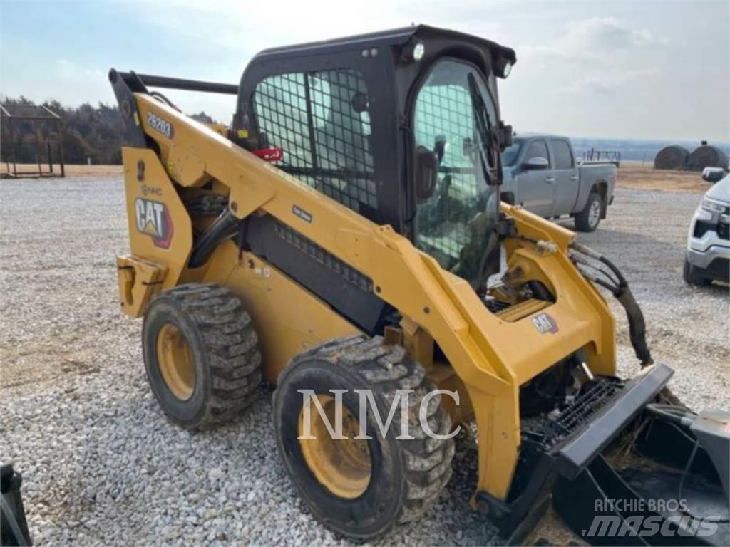 CAT 262D3 Kompaktlaadurid