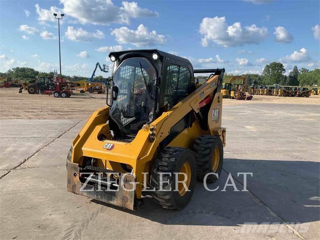 CAT 262D3 Kompaktlaadurid