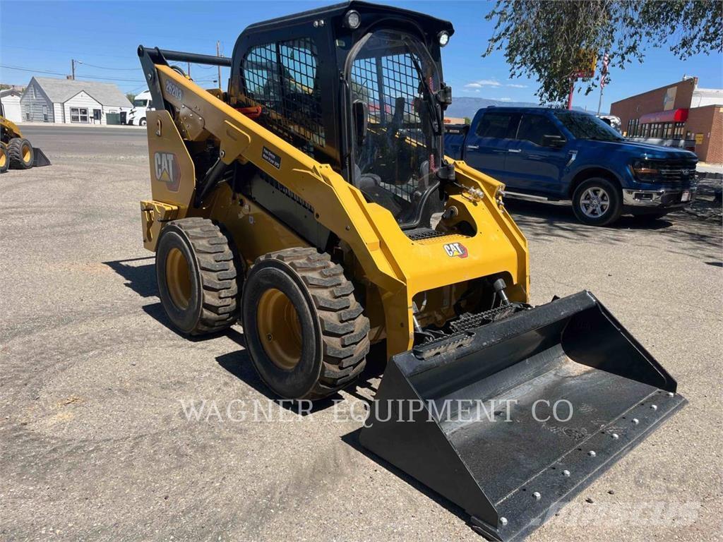 CAT 262D3 Kompaktlaadurid