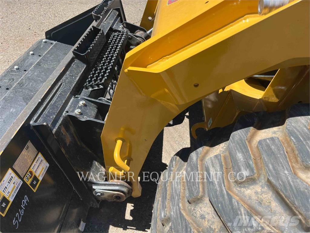 CAT 262D3 Kompaktlaadurid