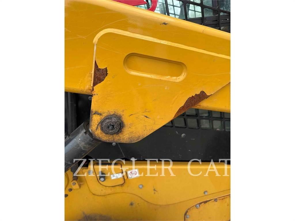 CAT 262D3 Kompaktlaadurid