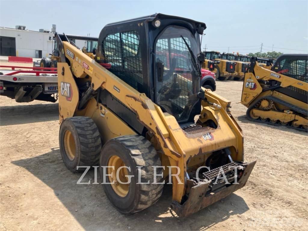 CAT 262D3 Kompaktlaadurid