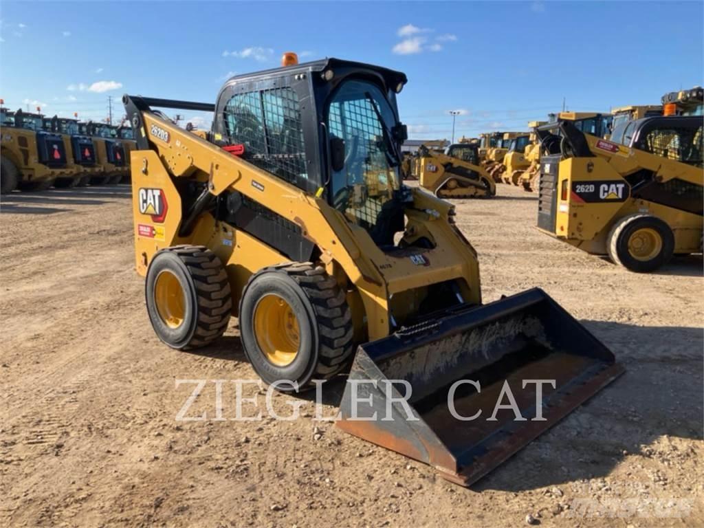 CAT 262D3 Kompaktlaadurid