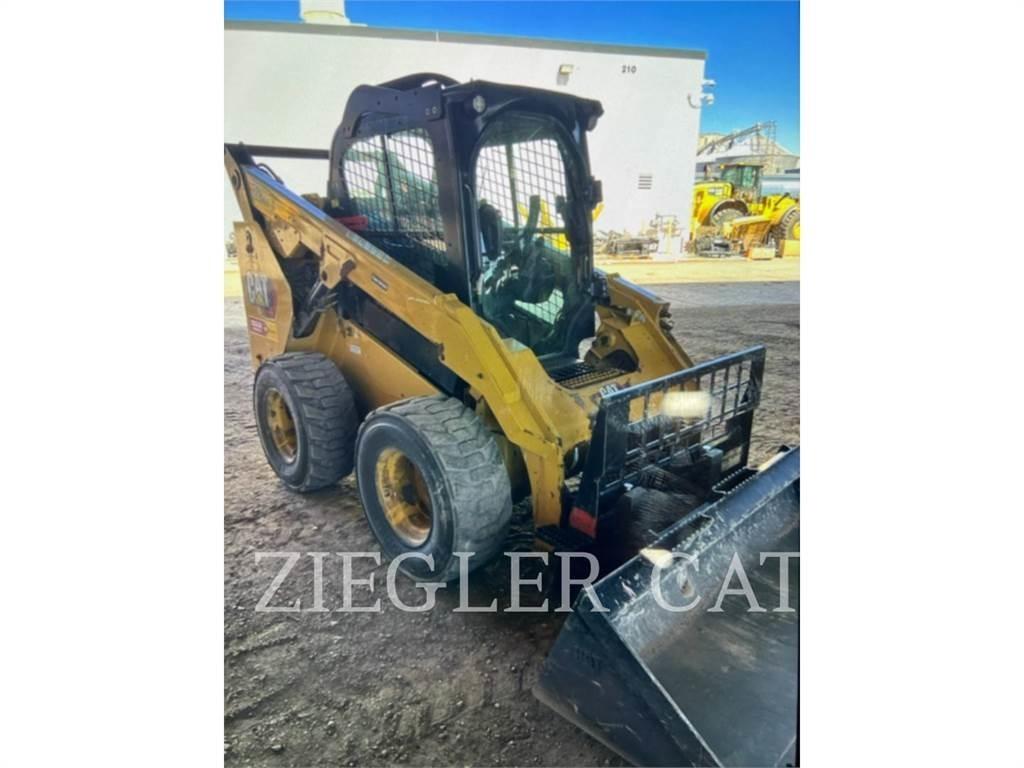 CAT 262D3 Kompaktlaadurid