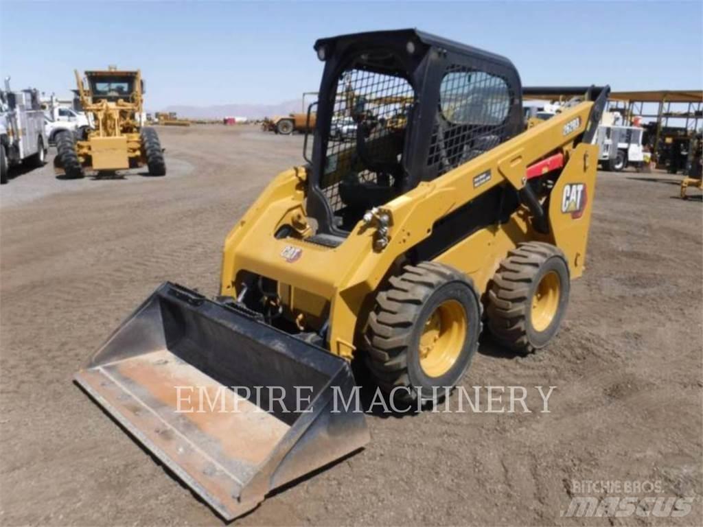 CAT 262D3 Kompaktlaadurid