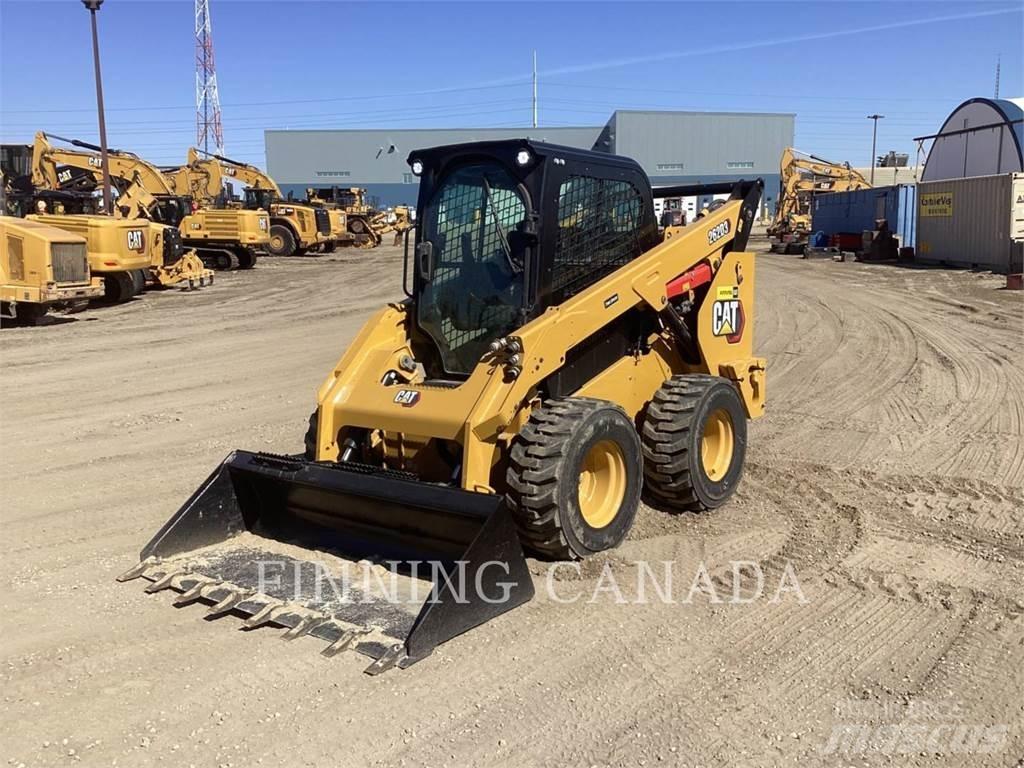 CAT 262D3 Kompaktlaadurid