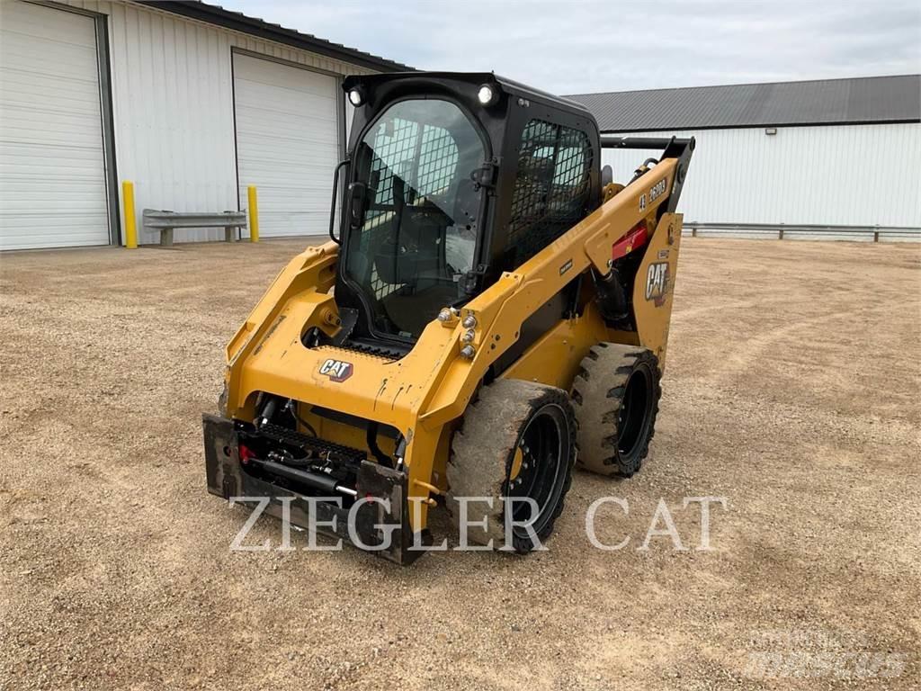 CAT 262D3 Kompaktlaadurid