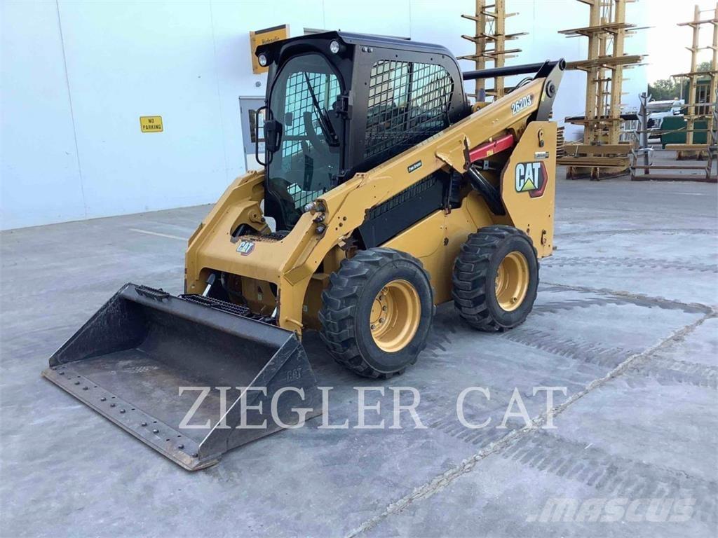 CAT 262D3 Kompaktlaadurid