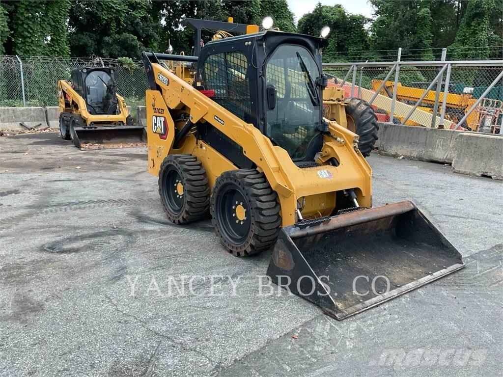 CAT 262D3 Kompaktlaadurid