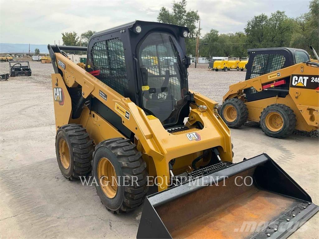 CAT 262D3 Kompaktlaadurid
