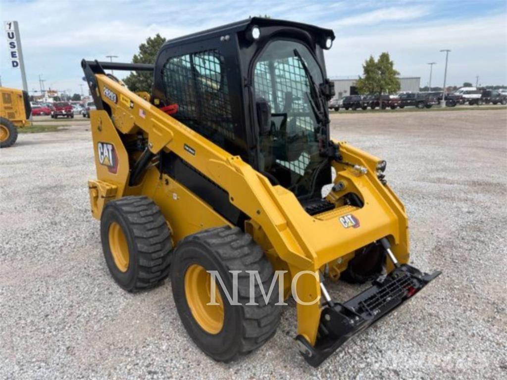 CAT 262D3 Kompaktlaadurid