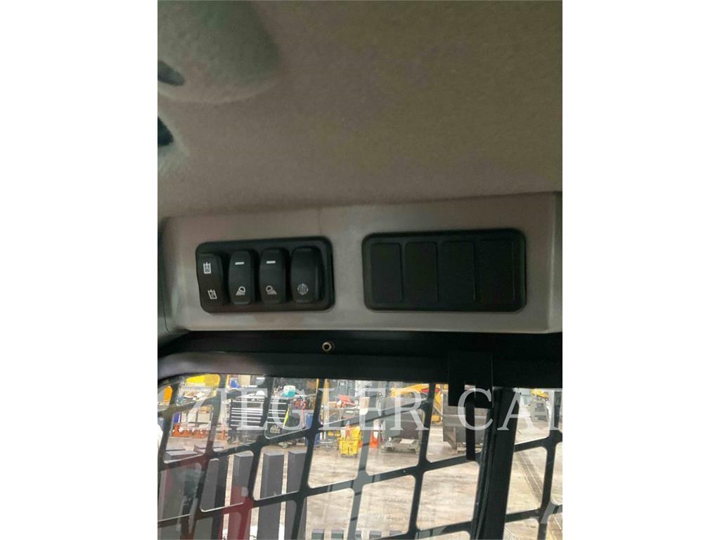 CAT 262D3 Kompaktlaadurid