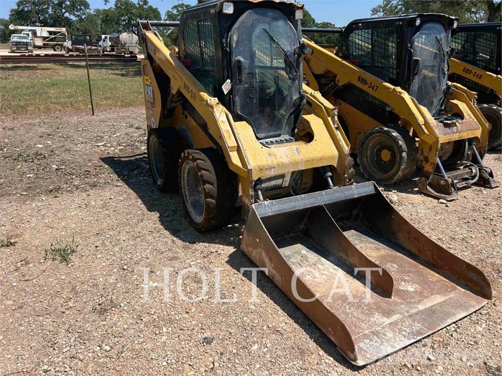CAT 262D3 Kompaktlaadurid