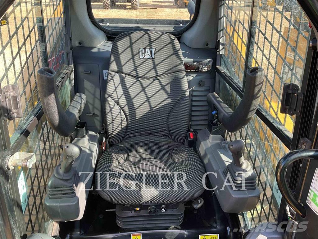 CAT 262D3 Kompaktlaadurid