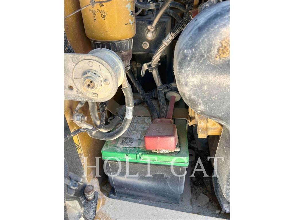 CAT 262D3 Kompaktlaadurid