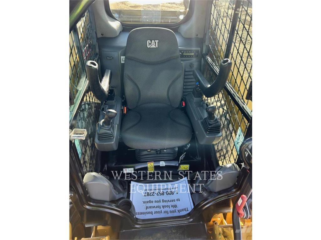 CAT 262D3 Kompaktlaadurid