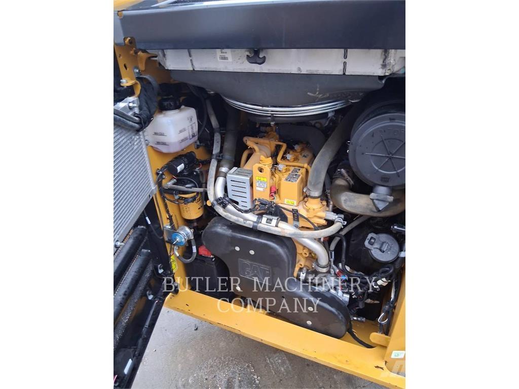 CAT 262D3 C3H2 Kompaktlaadurid