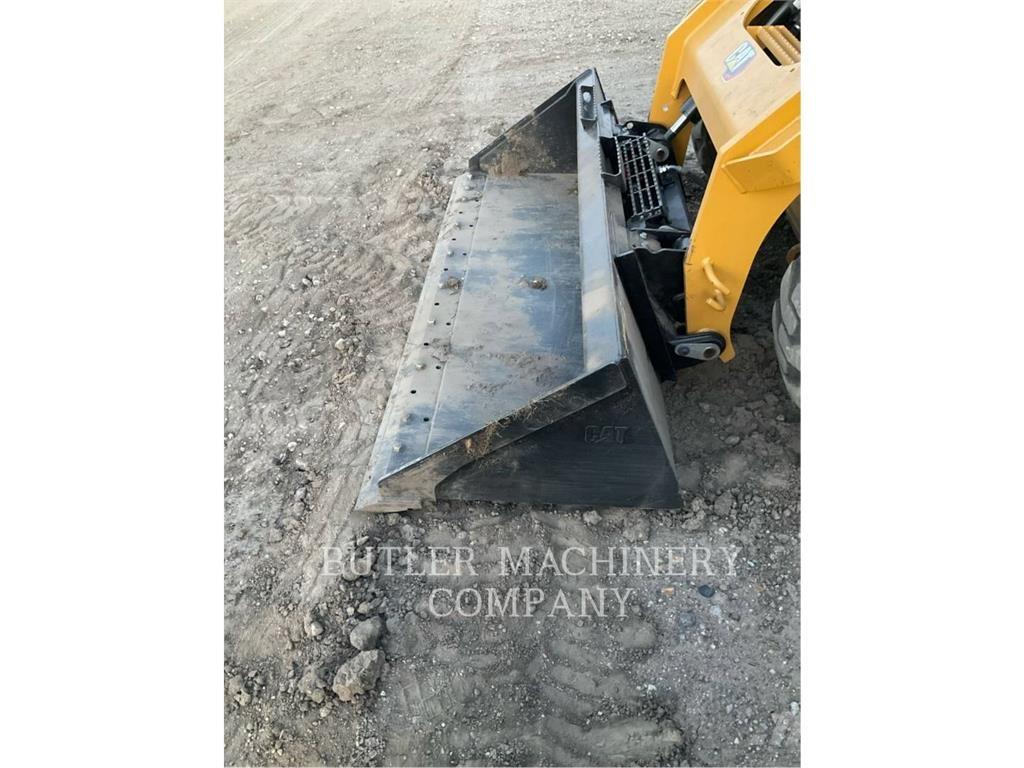 CAT 262D3 C3H2 Kompaktlaadurid