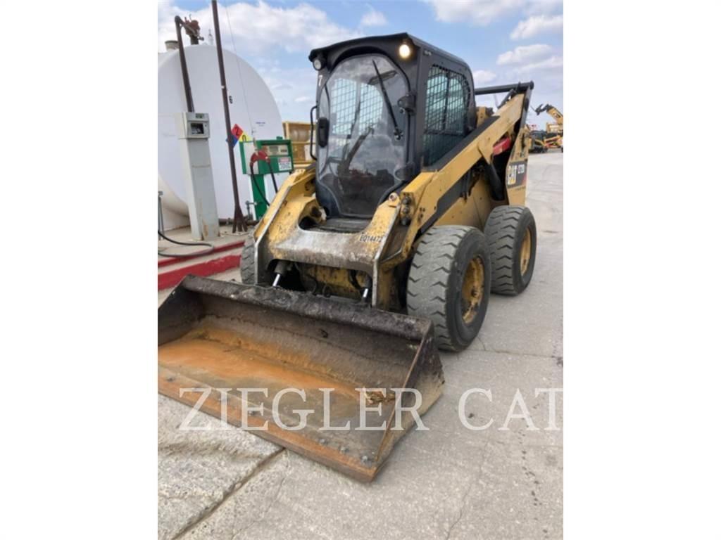 CAT 272D2 Kompaktlaadurid