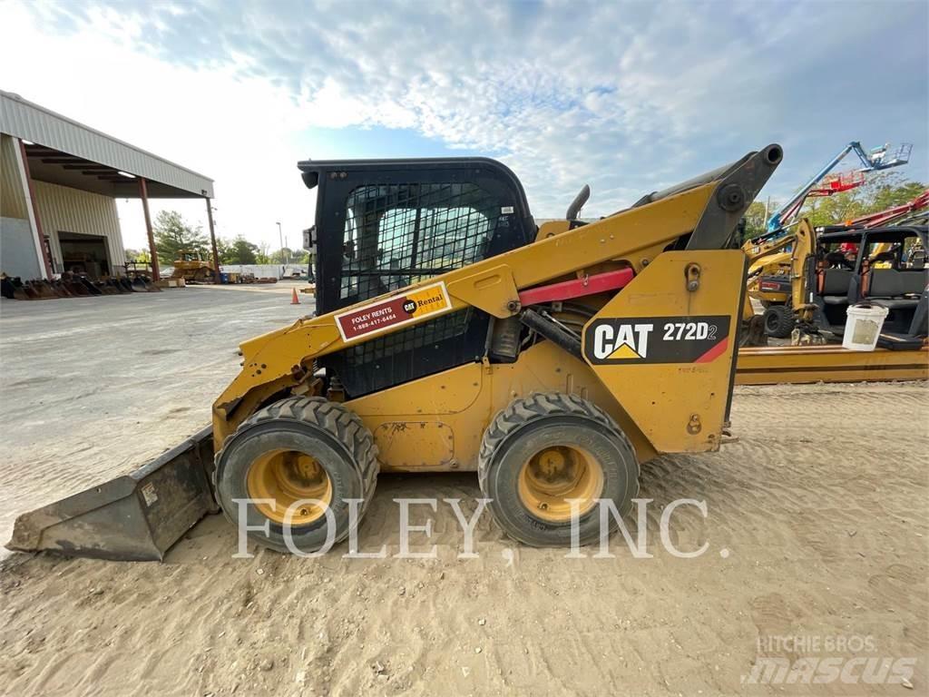 CAT 272D2 Kompaktlaadurid