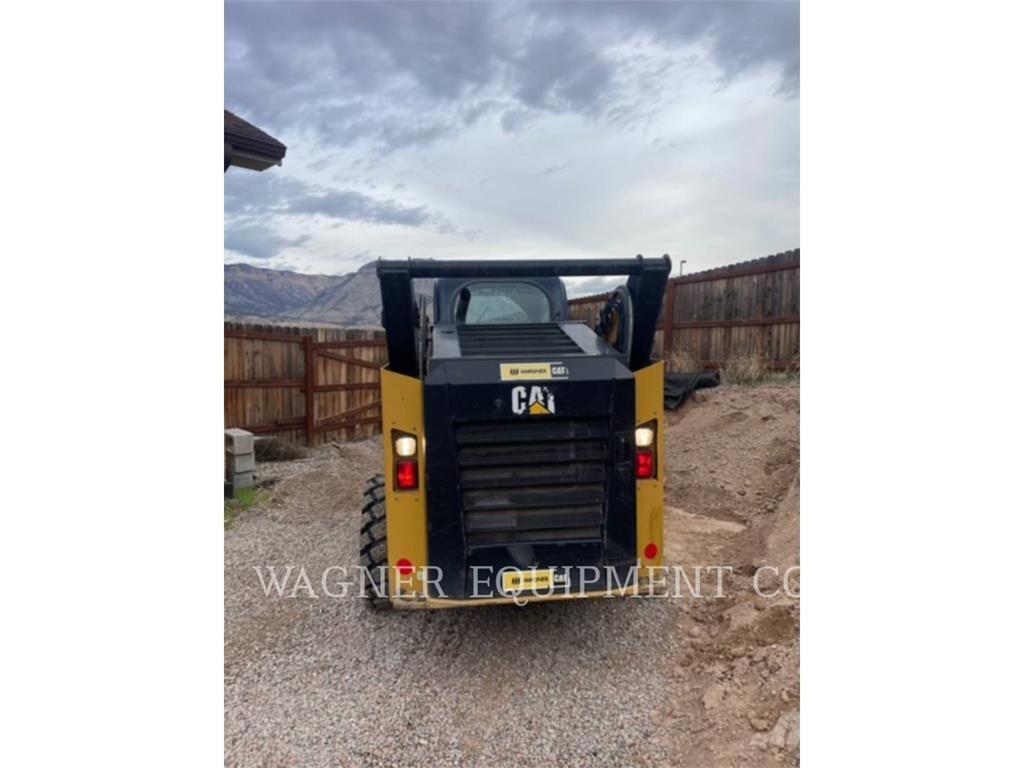 CAT 272D2 Kompaktlaadurid