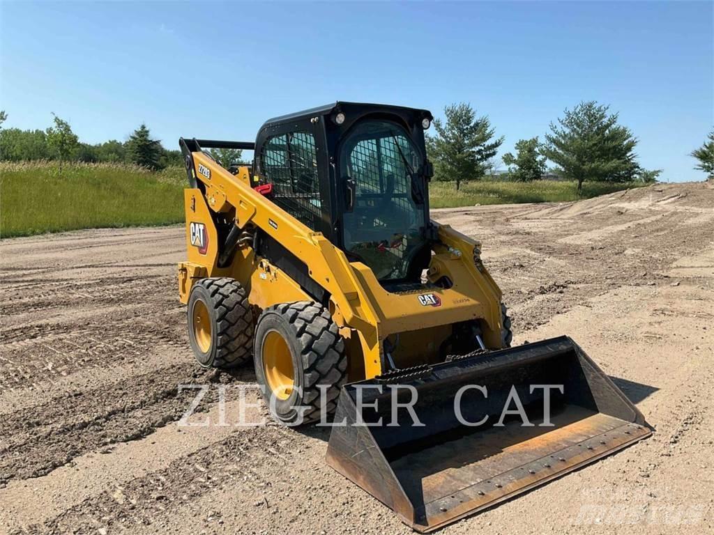 CAT 272D3 Kompaktlaadurid