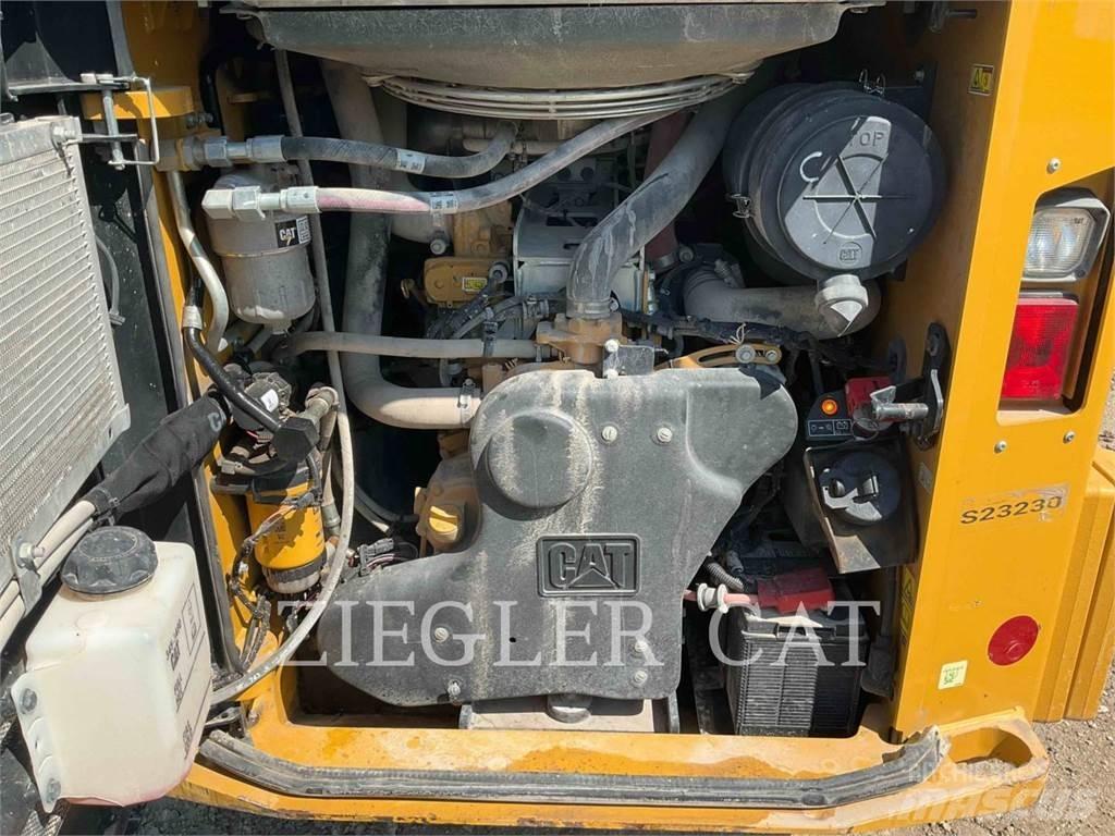 CAT 272D3 Kompaktlaadurid