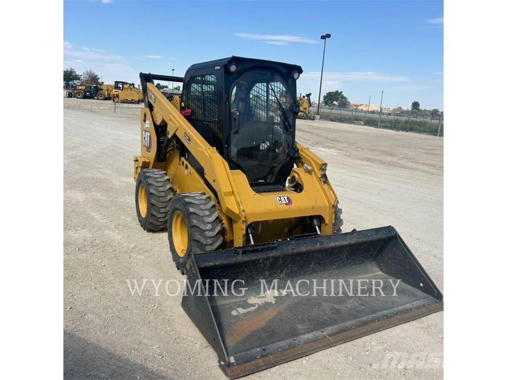 CAT 272D3 Kompaktlaadurid