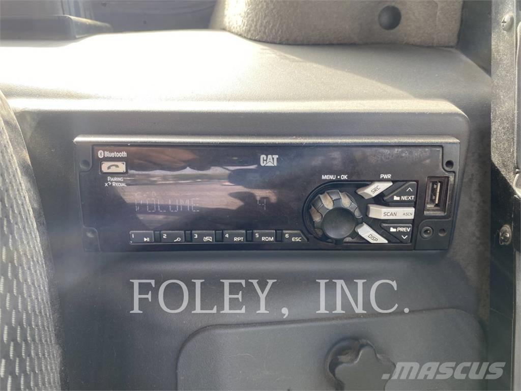 CAT 272D3 Kompaktlaadurid