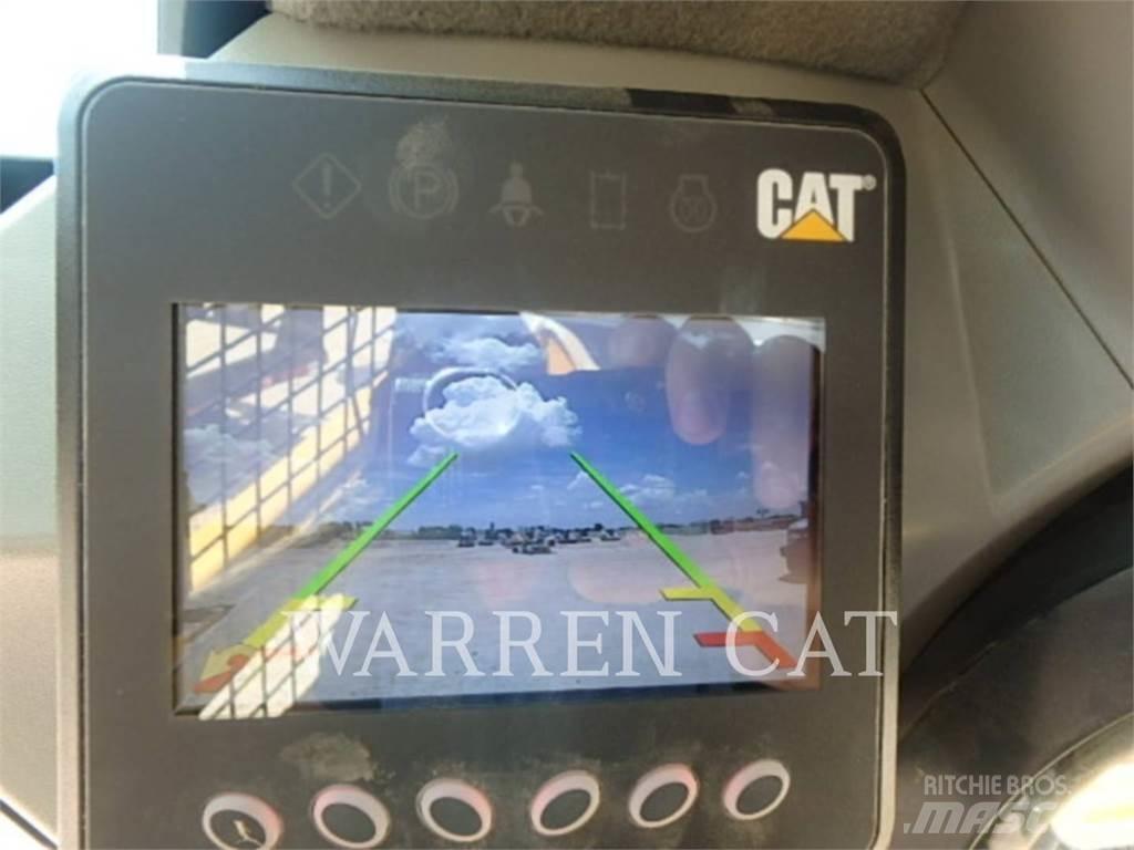 CAT 272D3 C3H2 Kompaktlaadurid