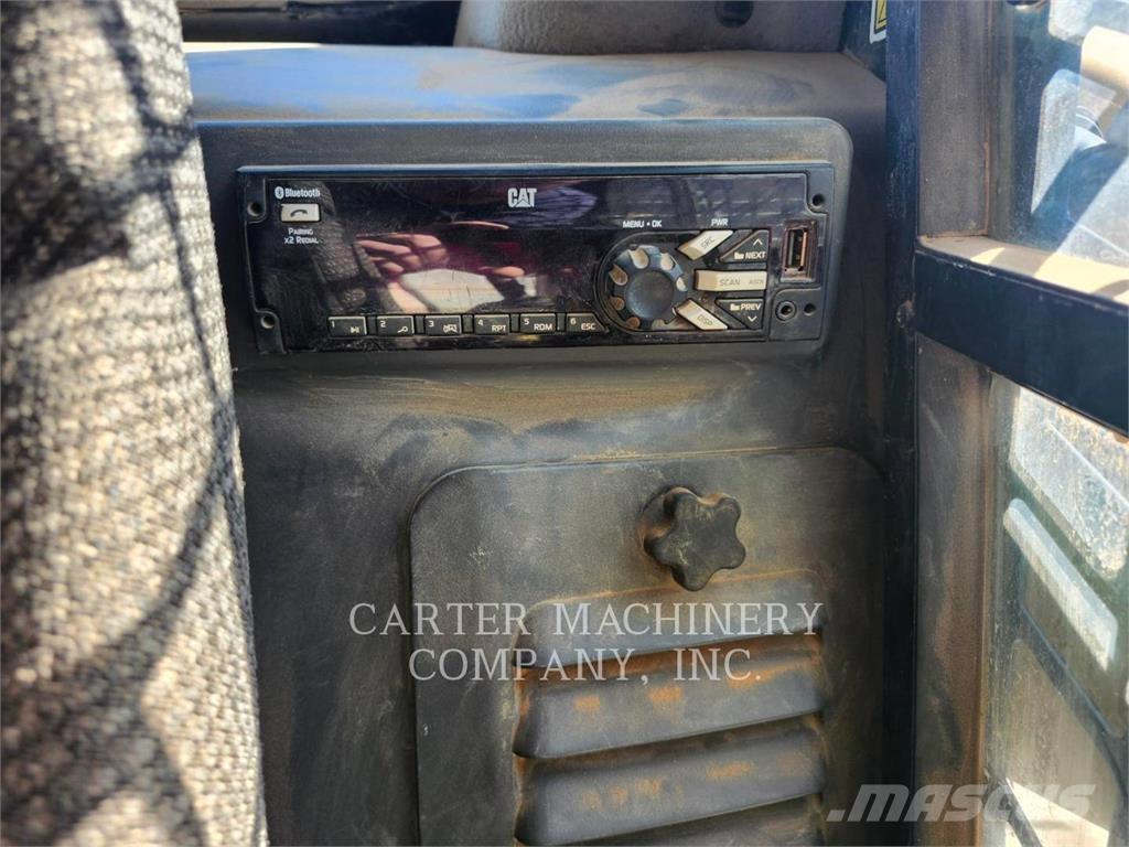 CAT 299D2 Kompaktlaadurid